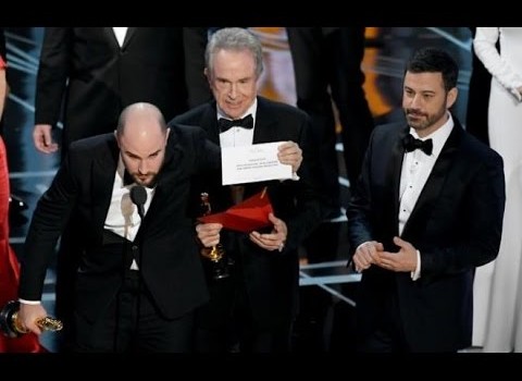 (Full) #OscarMistake, Wrong Winner Announced for Best Picture Winner: #LaLaLand & #Moonlight